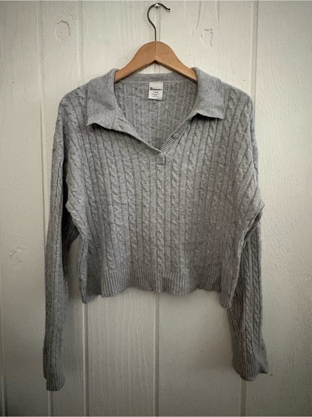 No Boundaries Light Gray Cable-Knit V-Neck Sweater
